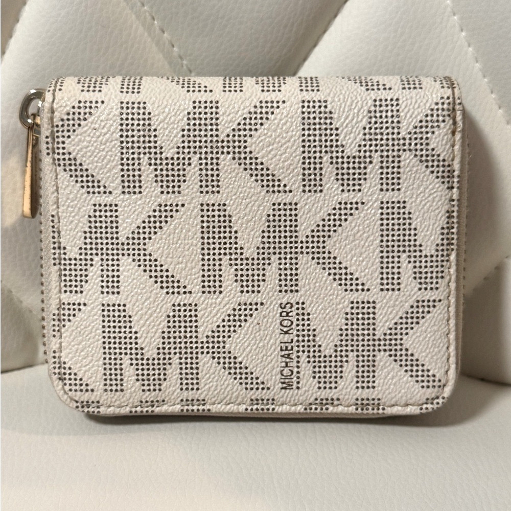 MICHAEL KORS WALLET EUC - Picture 2 of 6